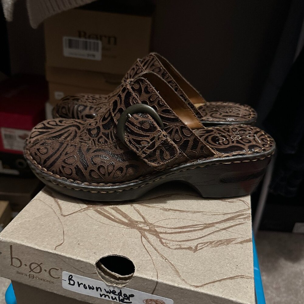b.o.c  by Born Katina dark brown clogs mules slides shoes